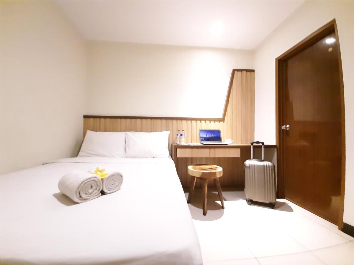 Hotel Pantes Kota Lama Semarang Luaran gambar