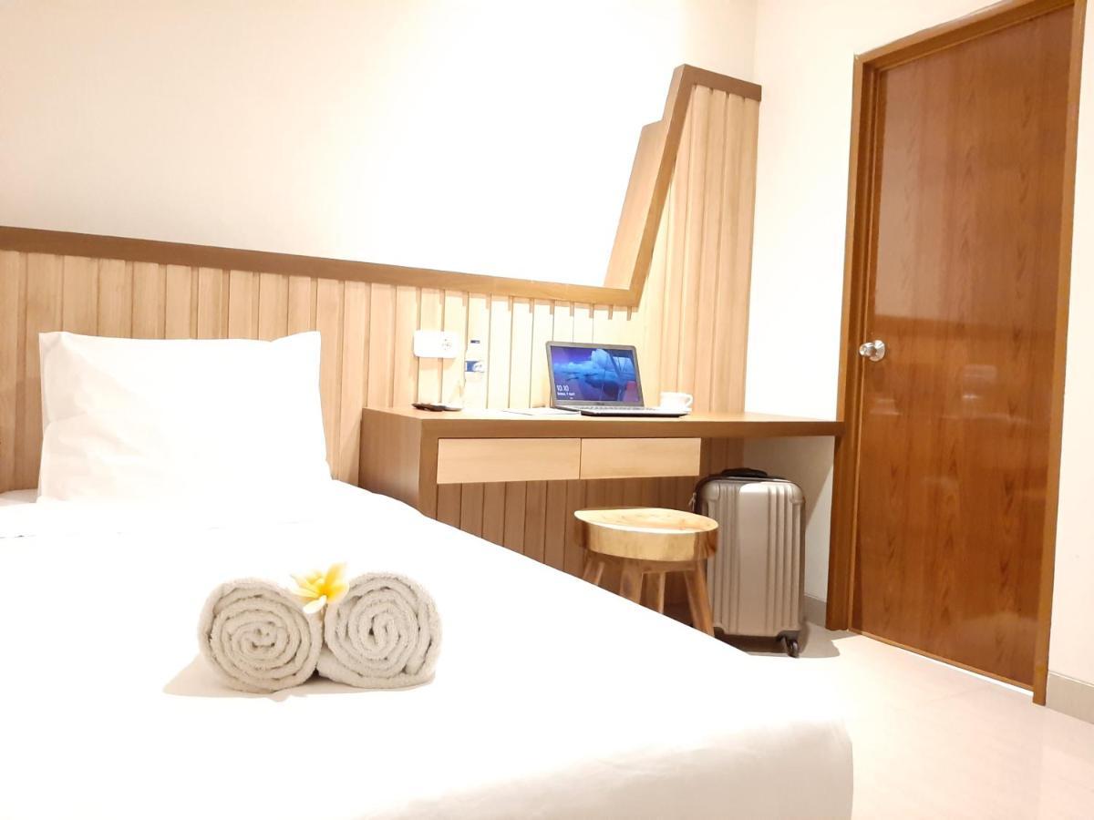 Hotel Pantes Kota Lama Semarang Luaran gambar