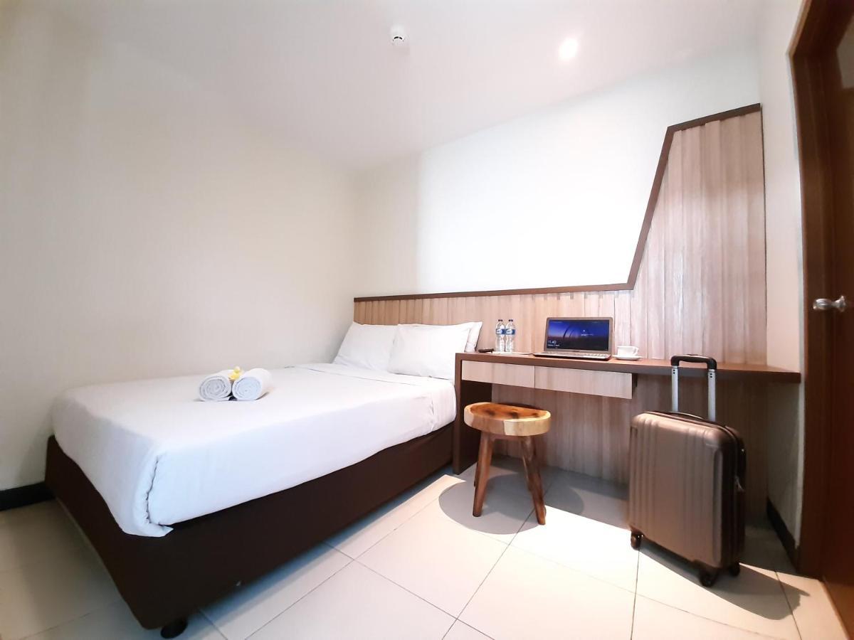Hotel Pantes Kota Lama Semarang Luaran gambar
