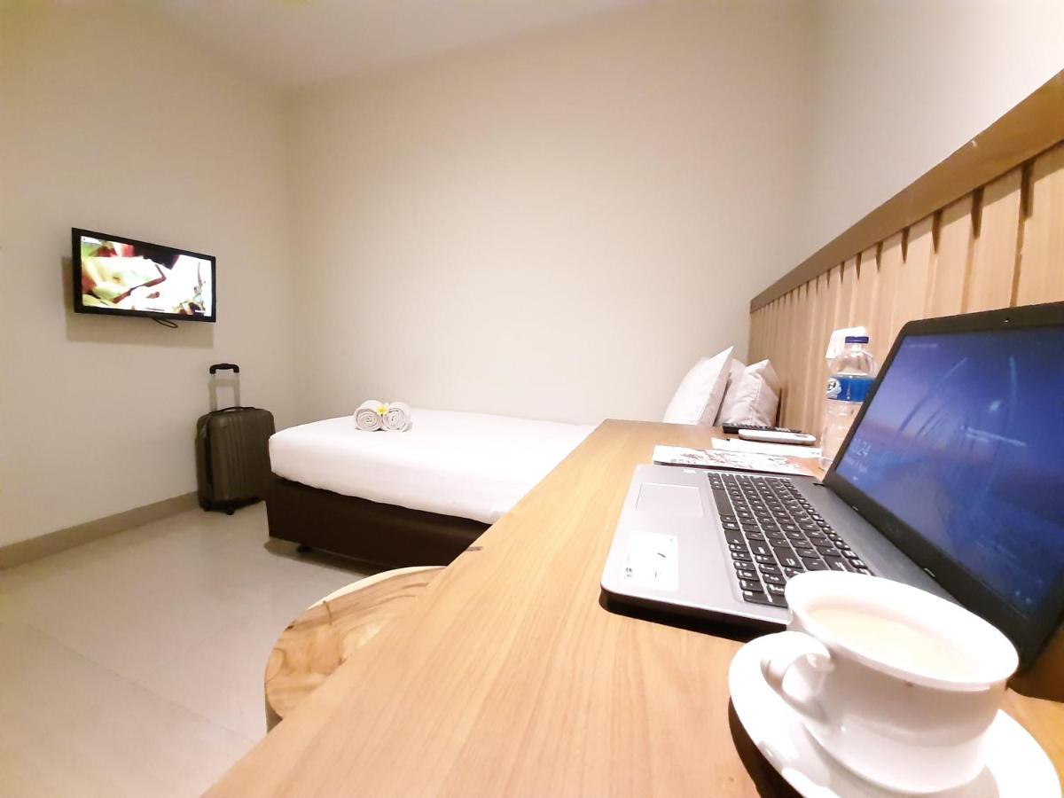 Hotel Pantes Kota Lama Semarang Luaran gambar