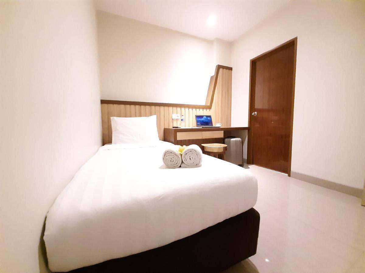 Hotel Pantes Kota Lama Semarang Luaran gambar