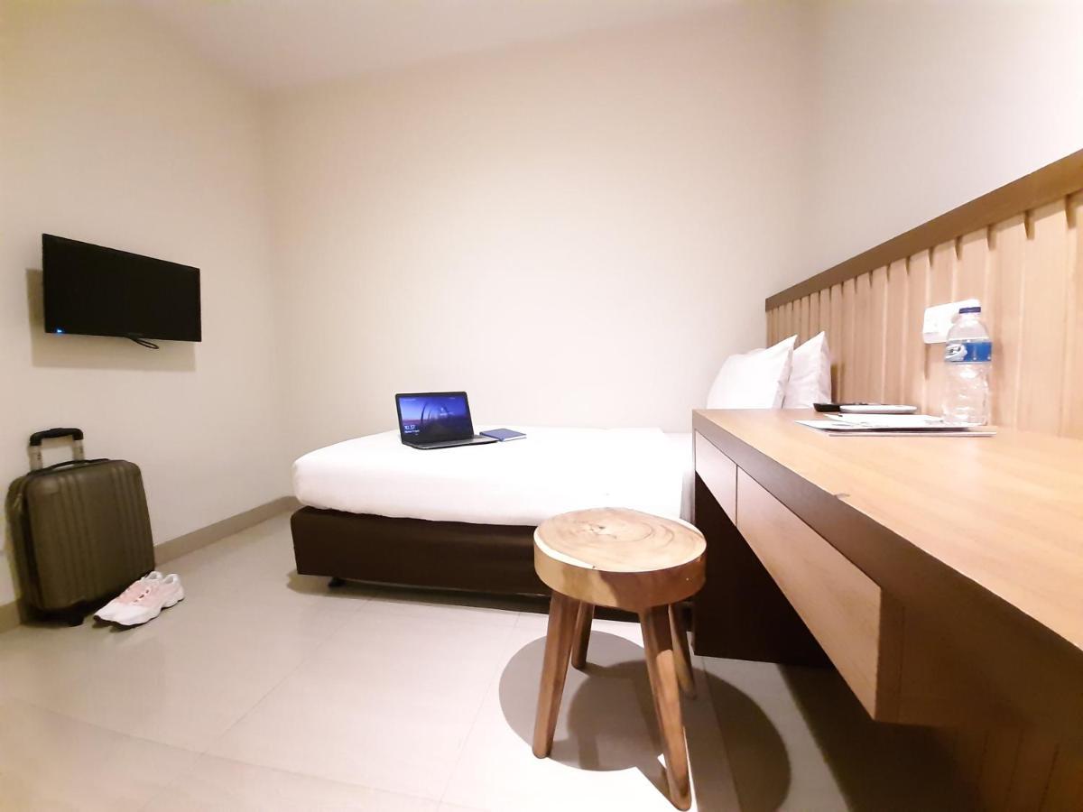 Hotel Pantes Kota Lama Semarang Luaran gambar