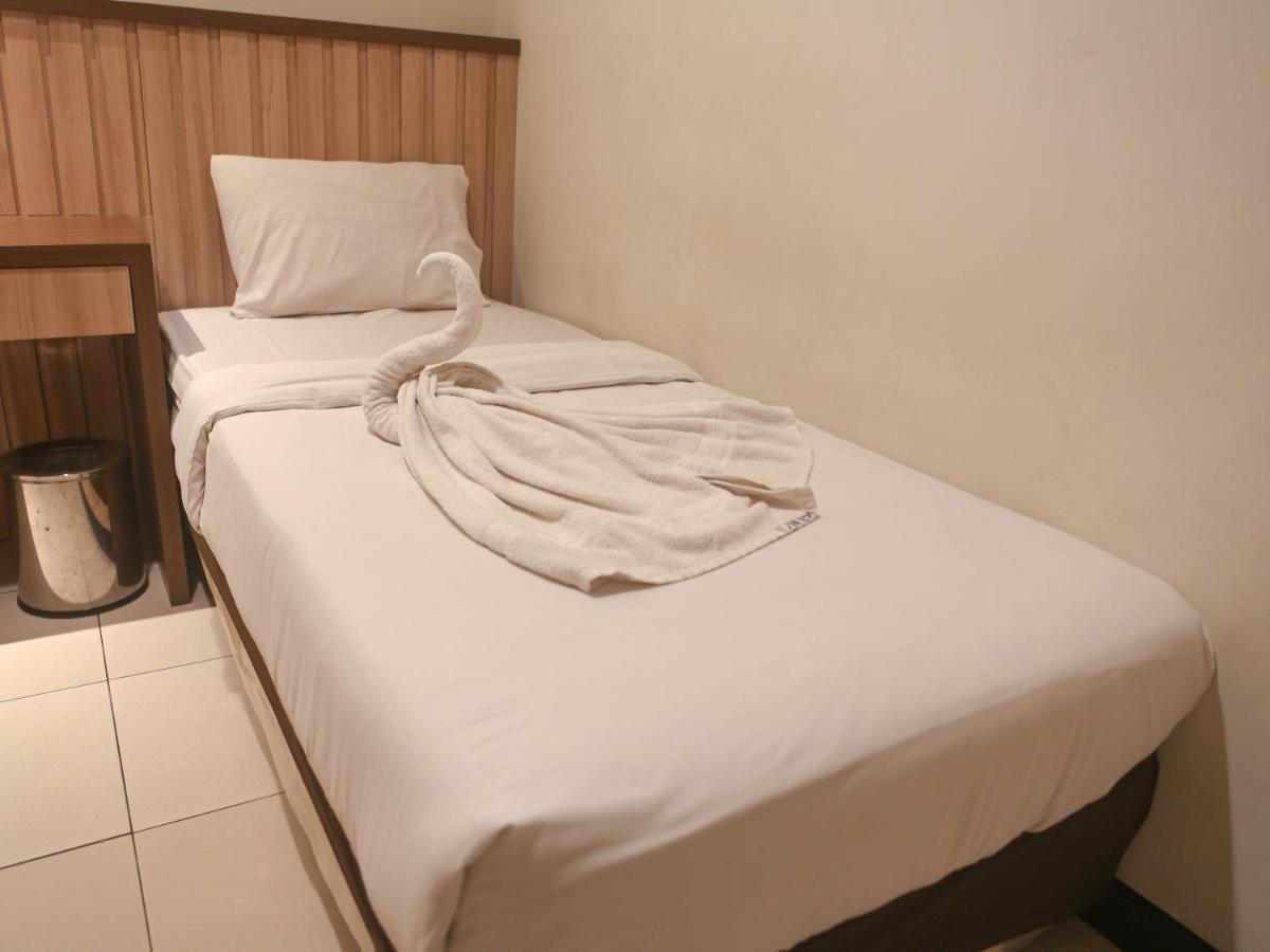 Hotel Pantes Kota Lama Semarang Luaran gambar