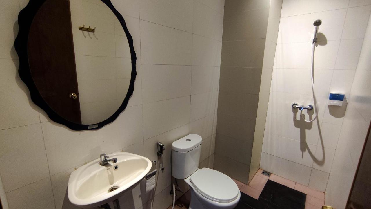 Hotel Pantes Kota Lama Semarang Luaran gambar